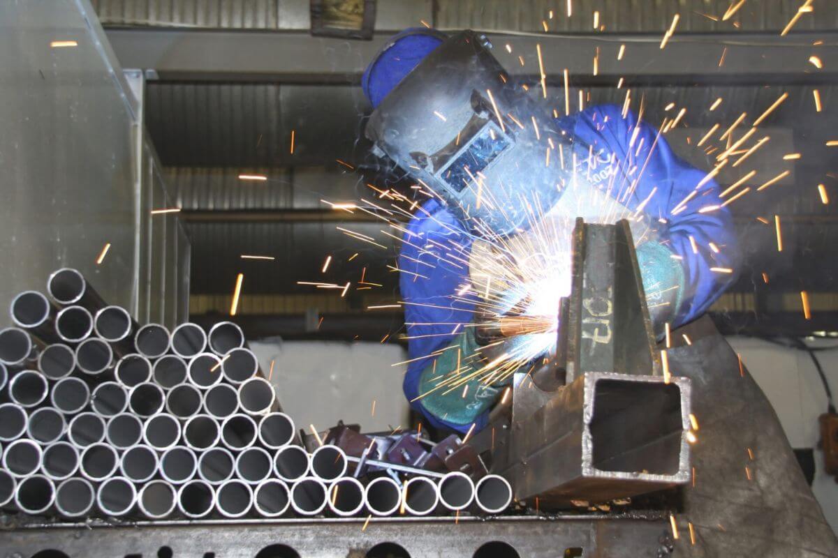 Read more about the article What makes custom welding a cost-saving solution for your project?